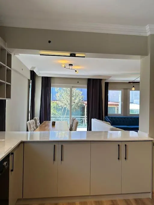 Elegant Villa In Kusadasi 5 Min Walk To Sea & Center Turecko